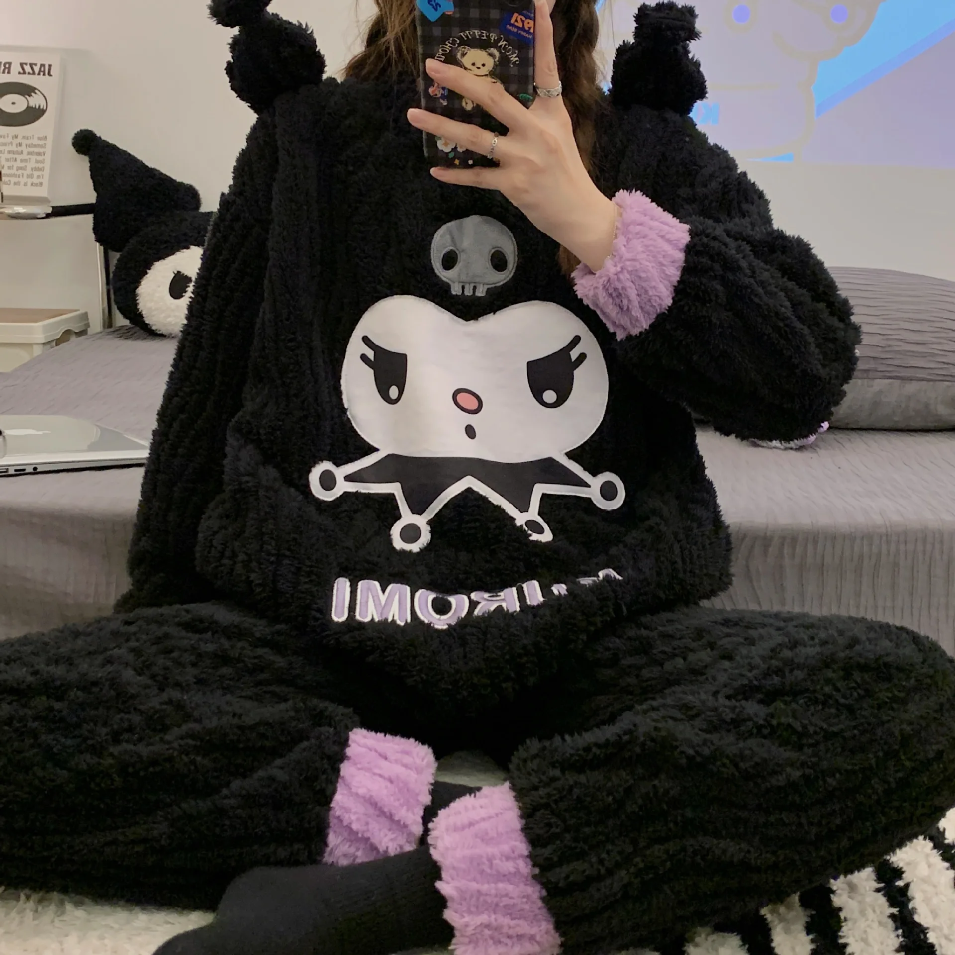 

Осенне-зимняя Пижама Sanrio для женщин, бархатная утолщенная фланелевая Домашняя одежда Kuromi кораллового цвета с мультяшным рисунком