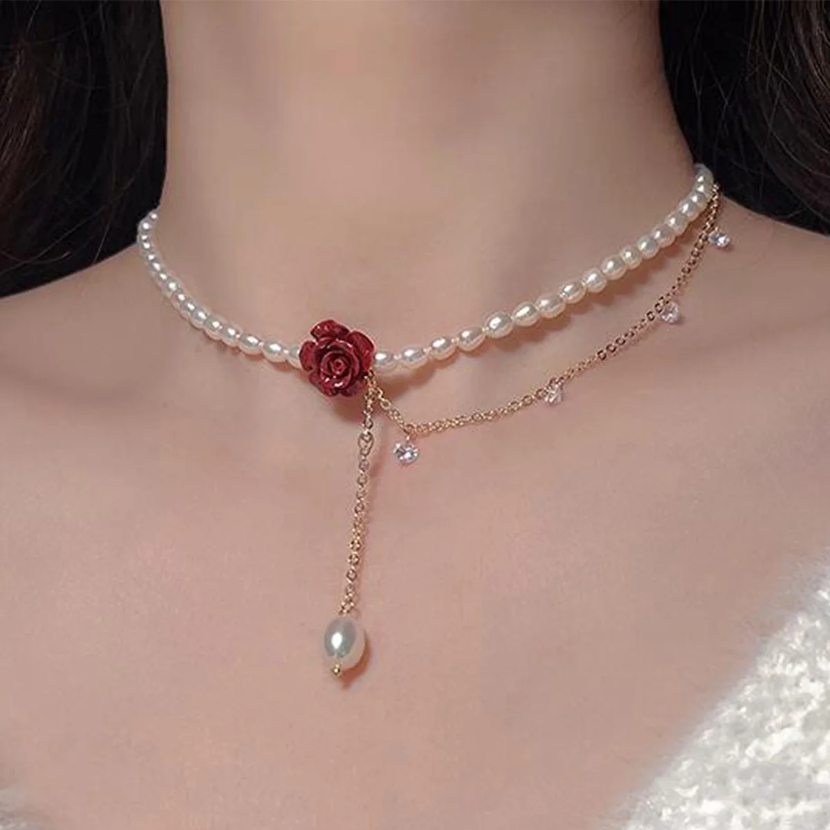 

2022 Fashion Korean Version Pocket Pearl Necklace For Women Retro Rhinestone Noble Rose Jewelry Collarbone Chain Christmas Gift