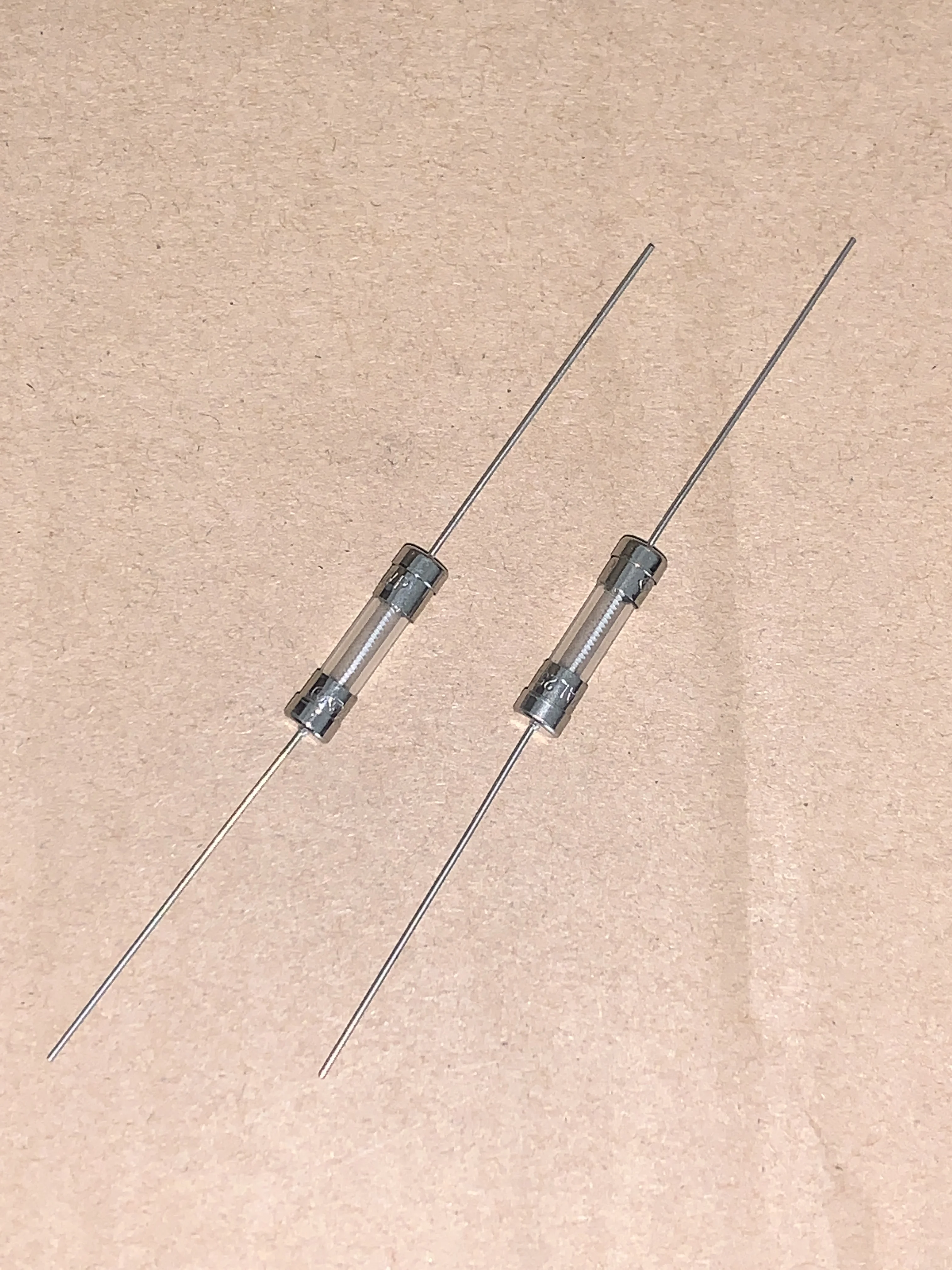 10 шт 0213002 .MXEP 15+ 2A 250VAC ПРЕДОХРАНИТЕЛЬ DIP новый оригинальный