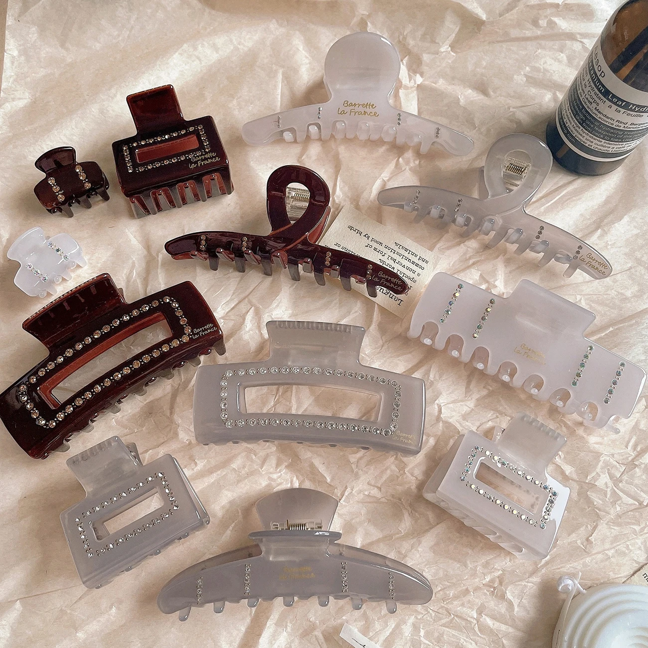 

Korean Red Gray White Rhinestone Hair Clip Girl Hollow Square Hairclips Shark Clip Japanese Hair Accessories for Women Wholesale