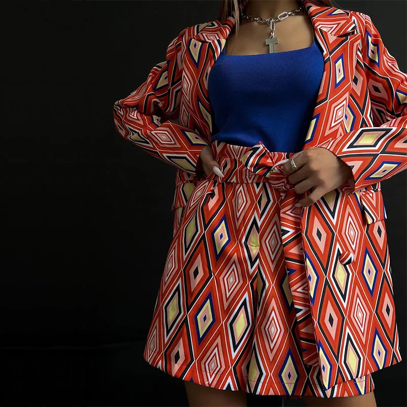 

Женский костюм с ромбовидным узором CM.YAYA, уличный костюм с геометрическим рисунком, блейзер с длинным рукавом, свободные шорты, офисный женс...