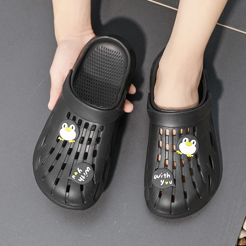 

New Arrival Men's Clogs Summer Shoes Men Casual Beach Sandals Slippers Breathable Non-slip Mules Male Garden Shoes Zapatos