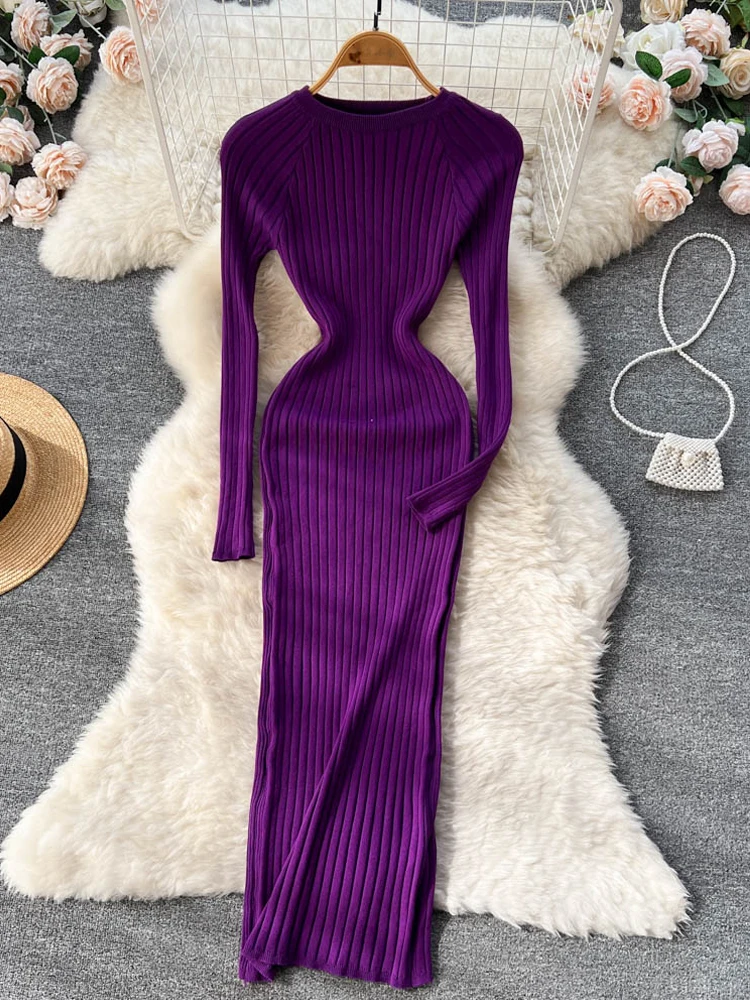 

Женское трикотажное платье-футляр с длинным рукавом и круглым вырезом