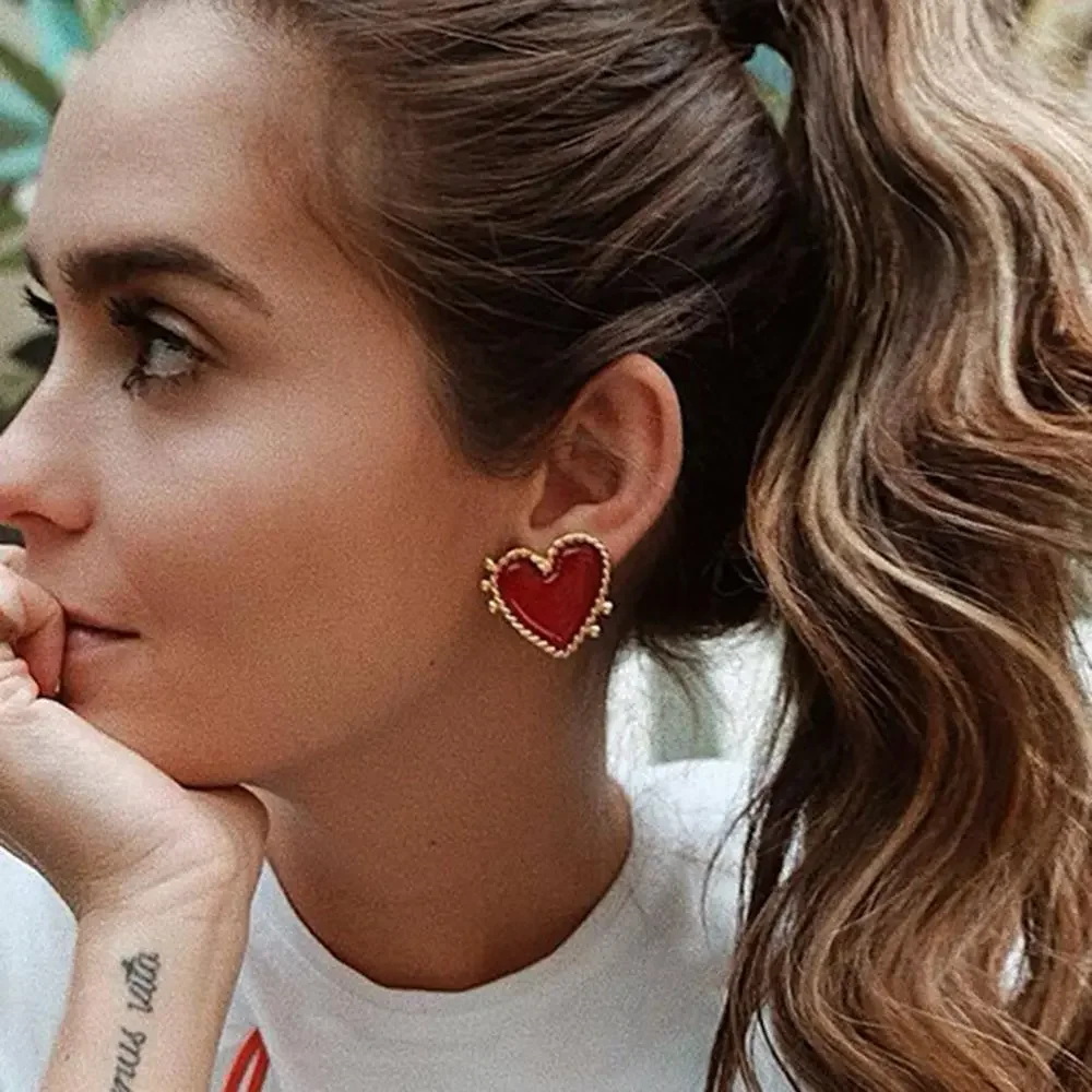 

New Design Red Heart Stud Earring Women Metal Gold Color Eye Heart Lips Wedding Statement Earrings Fashion Party Jewelry