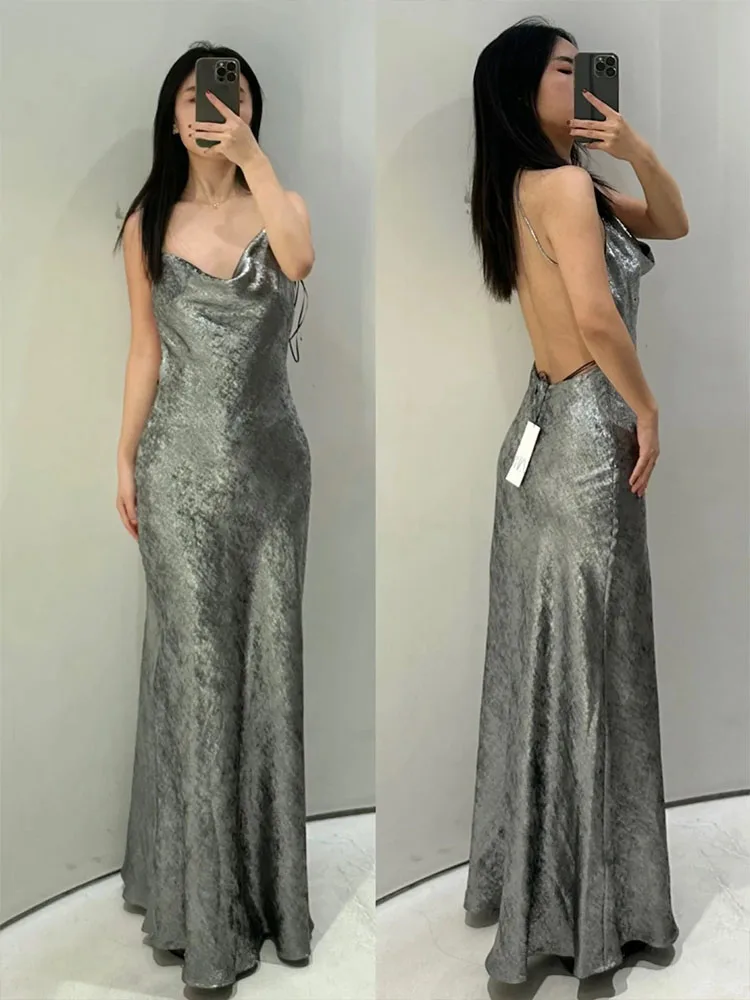 Женское атласное платье на бретельках с открытой спиной без рукавов