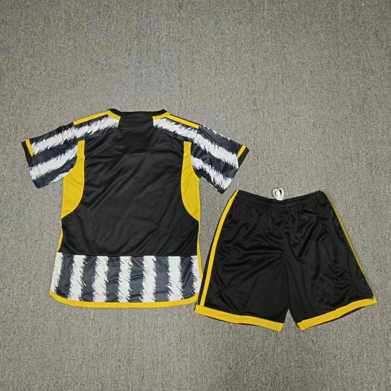 

2023 summer Juventus new plus-size suit striped sportwear High quality embroidered clothing European size short-sleeved shorts