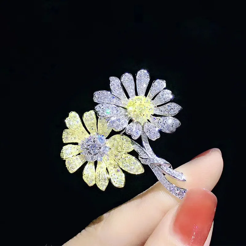 

Lind New 925 Silver Little Sunflower Pendant Brooch Dual-use Fresh Zircon Simple Graceful Brooch For Women Wholesale