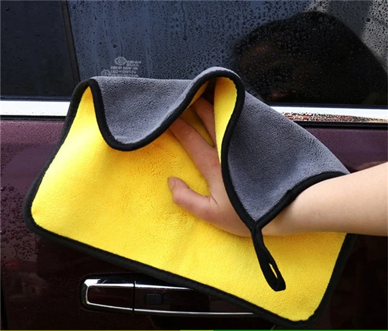 

Специальные полотенца для чистки автомобиля, которые не выпадают волосы или не оставляют следы. Впитывающая ткань для автомобиля. Чистящие средства для мойки автомобиля. Полировка.