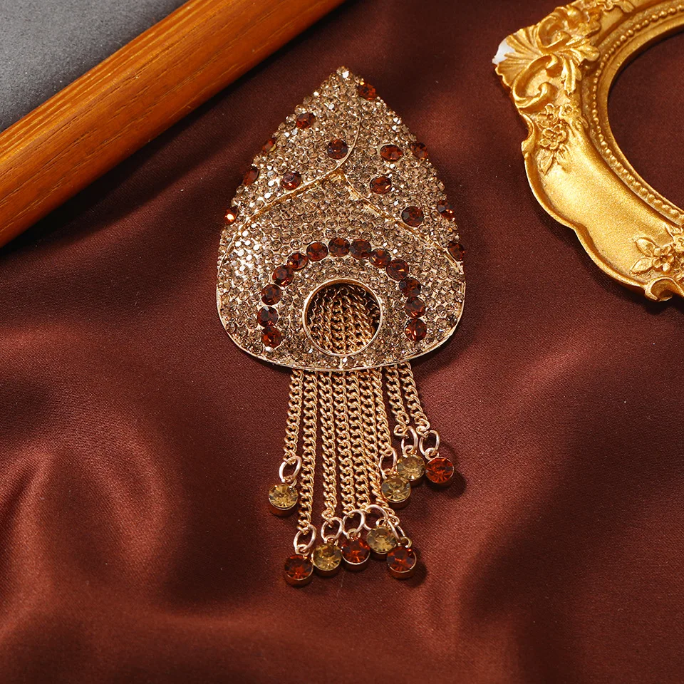 

Mysterious Exotic Vintage Heavy Craft Jellyfish Brooch Full Shiny Rhinestone Tassels Marine Animals Corsage Suit Badges Pins