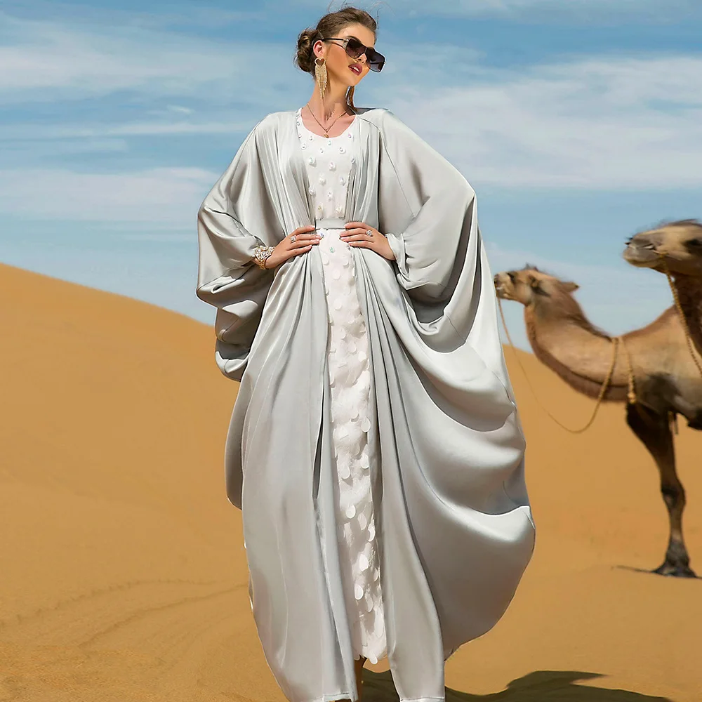 "Модный мусульманский Комплект серого цвета с рукавом «летучая мышь», халат, белое платье без рукавов со стразами, комплект из 2 предметов, эл..."