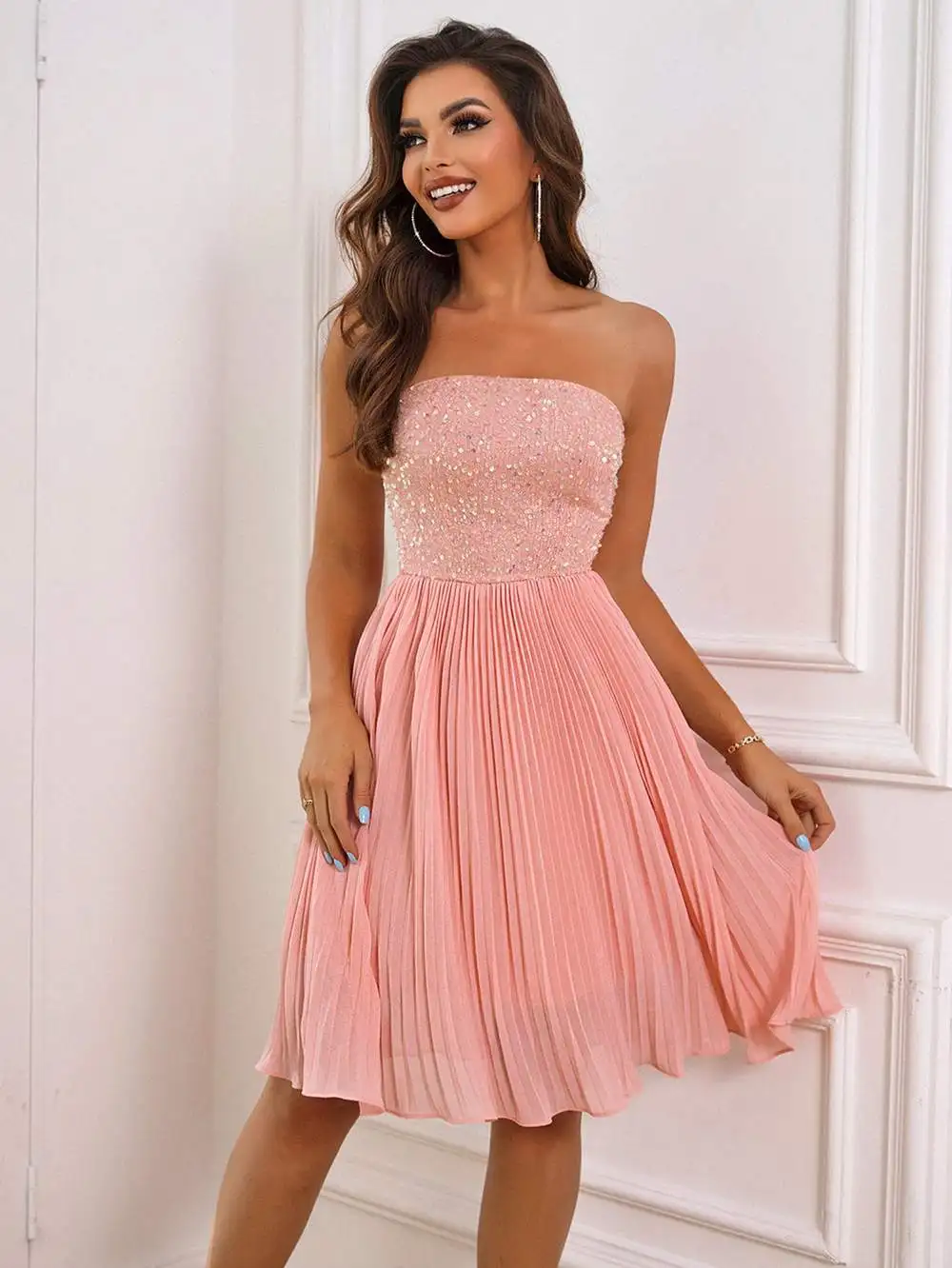 

EvaQueen Contrast Sequin Pleated Hem Tube Dress