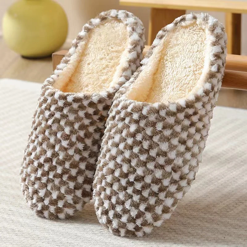 New Round Dot Mute Skincare Plush Home Cotton Slippers Non slip Couple Indoor Cotton Slippers Lightweight and Warm Large