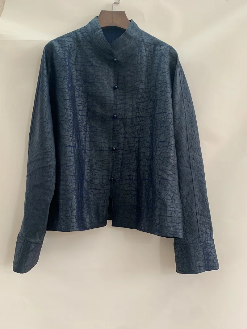 

Женское короткое пальто из шелка тутового шелкопряда с длинным рукавом