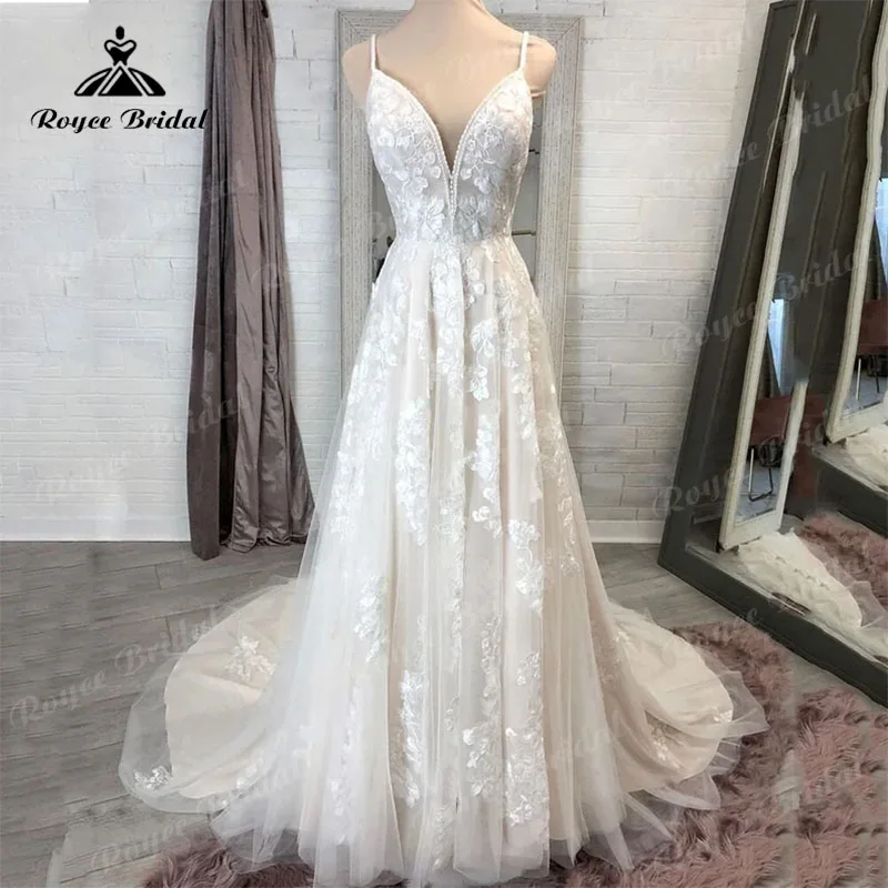 

Vintage Spaghetti Straps Lace Appliques V Neck Backless Wedding Dress 2023 vestido de novia sin espalda Wedding Gowns Beach Boho
