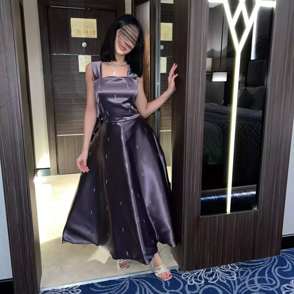 

Женское атласное платье с открытой спиной, без рукавов