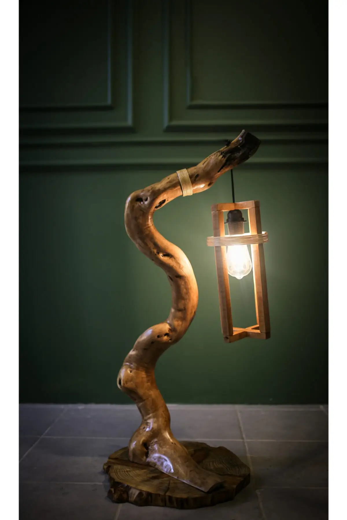 

Напольная Лампа из натурального дерева