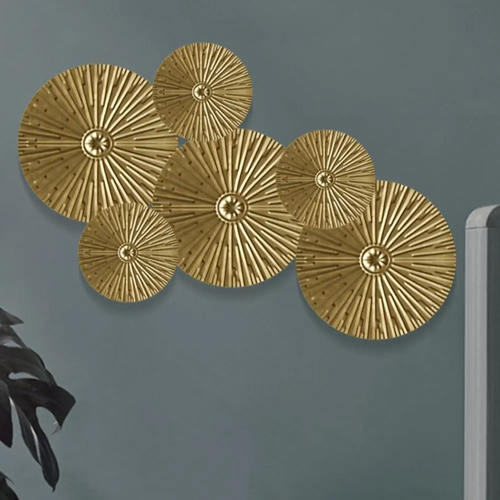 

Unique Metal Wall Decoration Creative Lightweight Abstract Disc Wall Hanging Wall Disc Wall Disc