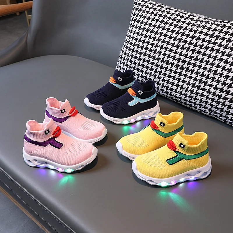 Fashion Cartoon LED Lighted Children Casual Shoes Classic Cute Kids Sneakers Lovely Glowing Boys Girls Boots Toddlers