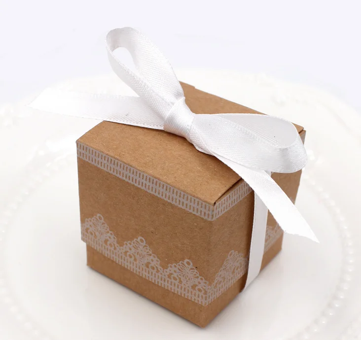 

100pcs European Style Kraft Paper Wedding Favors Candy Boxes Bridal Shower Chocolate Gifts Box with White Ribbons