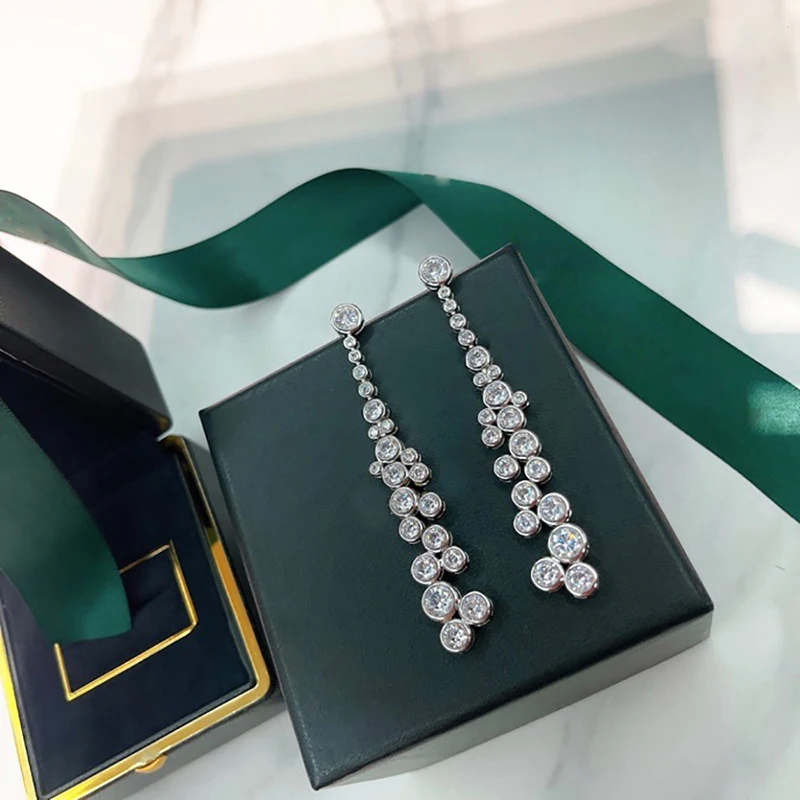 

Женские круглые серьги-гвоздики из серебра 925 пробы