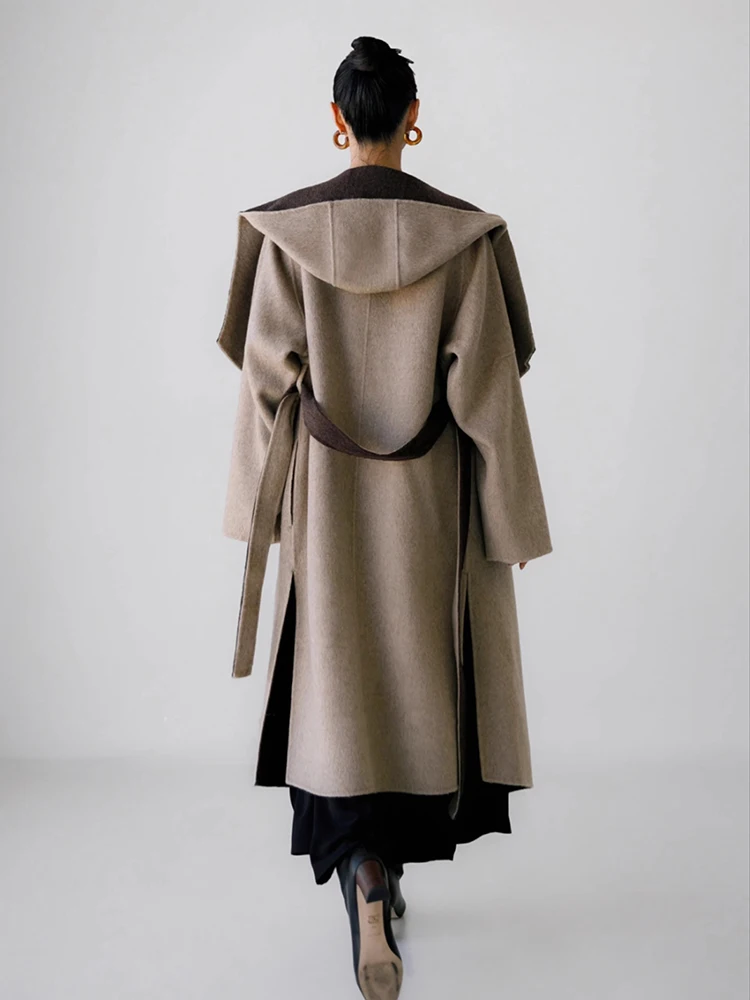 Офисная женская шерстяная куртка с капюшоном