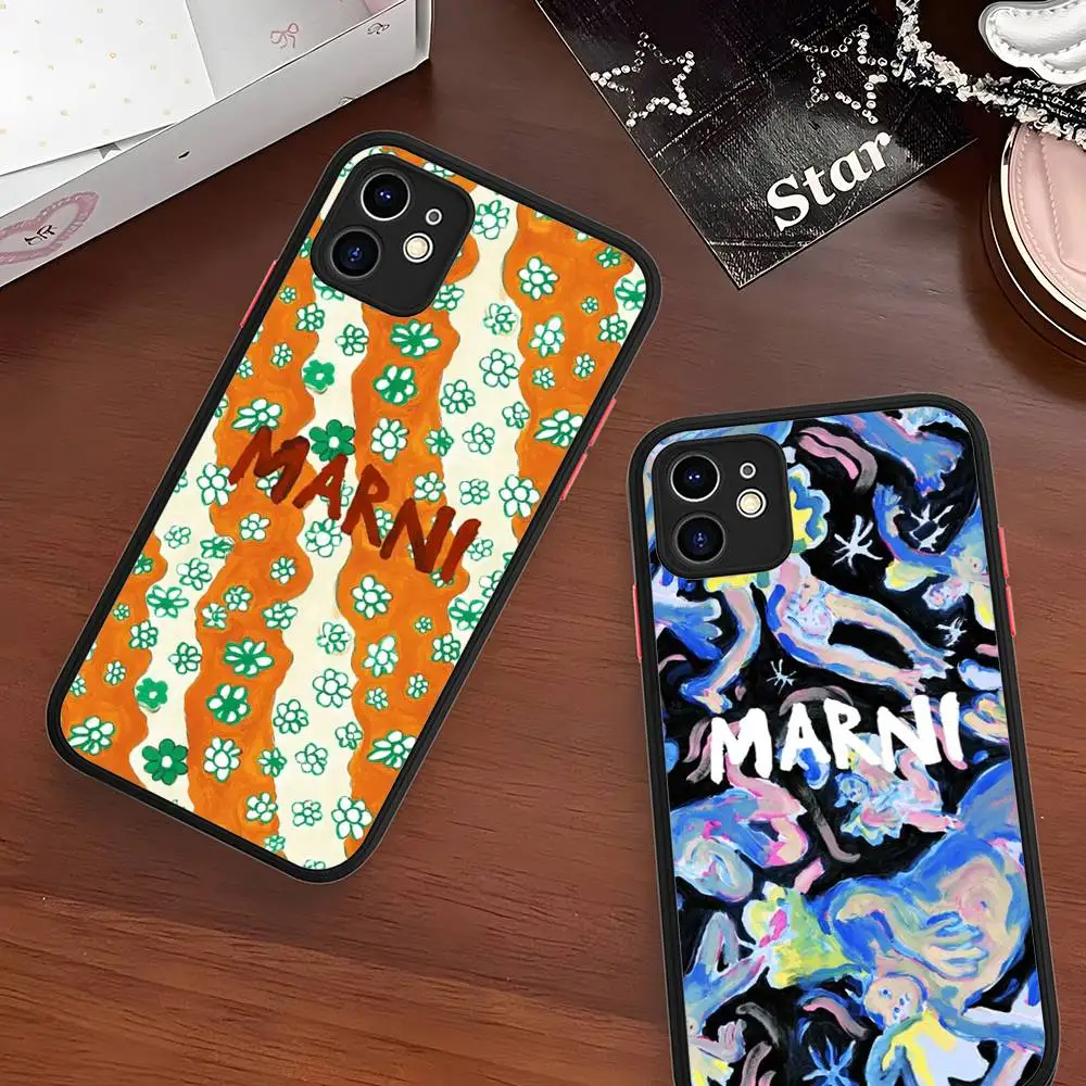 Фото Матовый полупрозрачный чехол M-Marni Flower для iPhone 11 12 13 14 15 16 Pro Max Plus №5