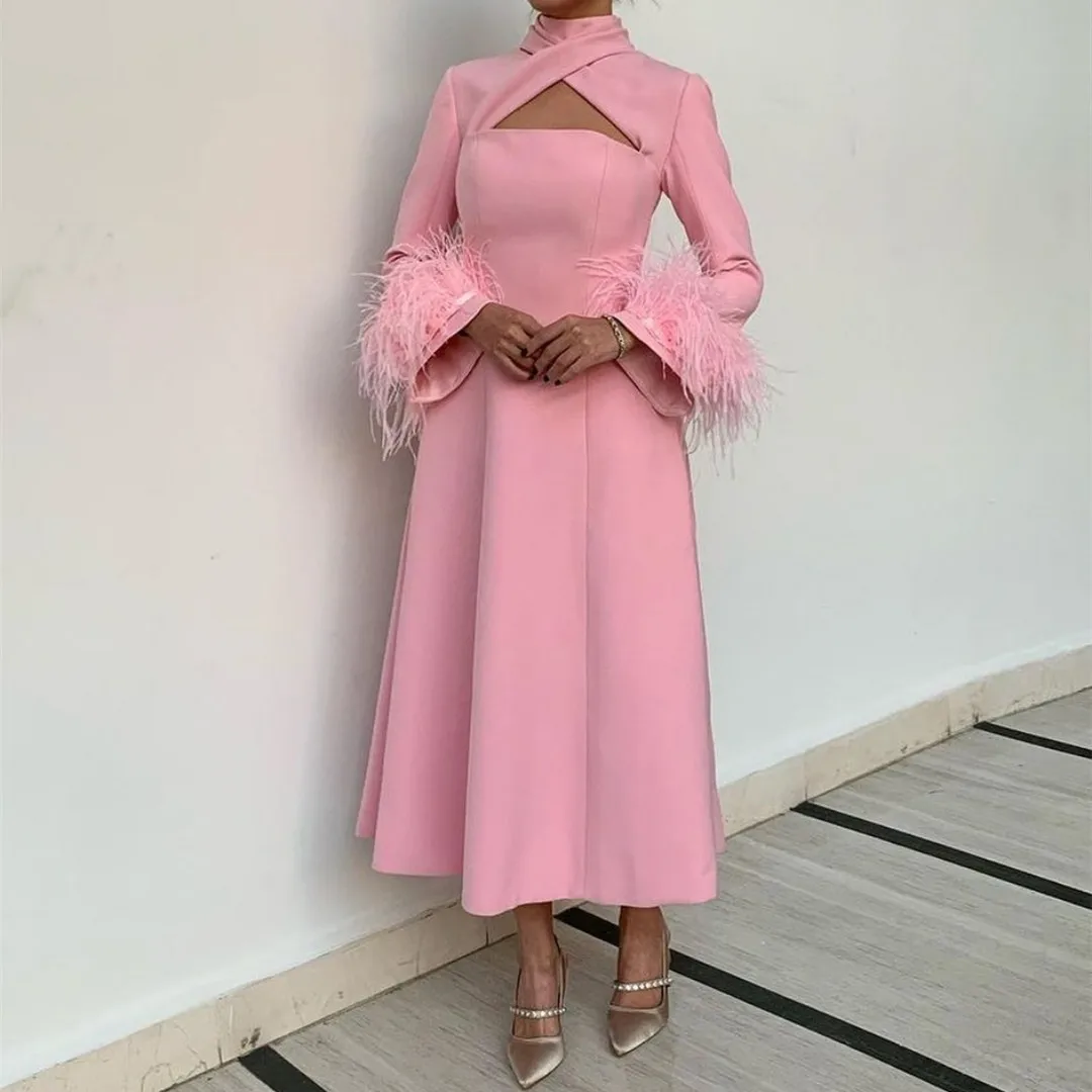 

Qcenkern Short Pink Crepe Evening Dresses With Feathers فساتين سهرة Long Sleeve Halter Tea Length Prom Dresses for Women