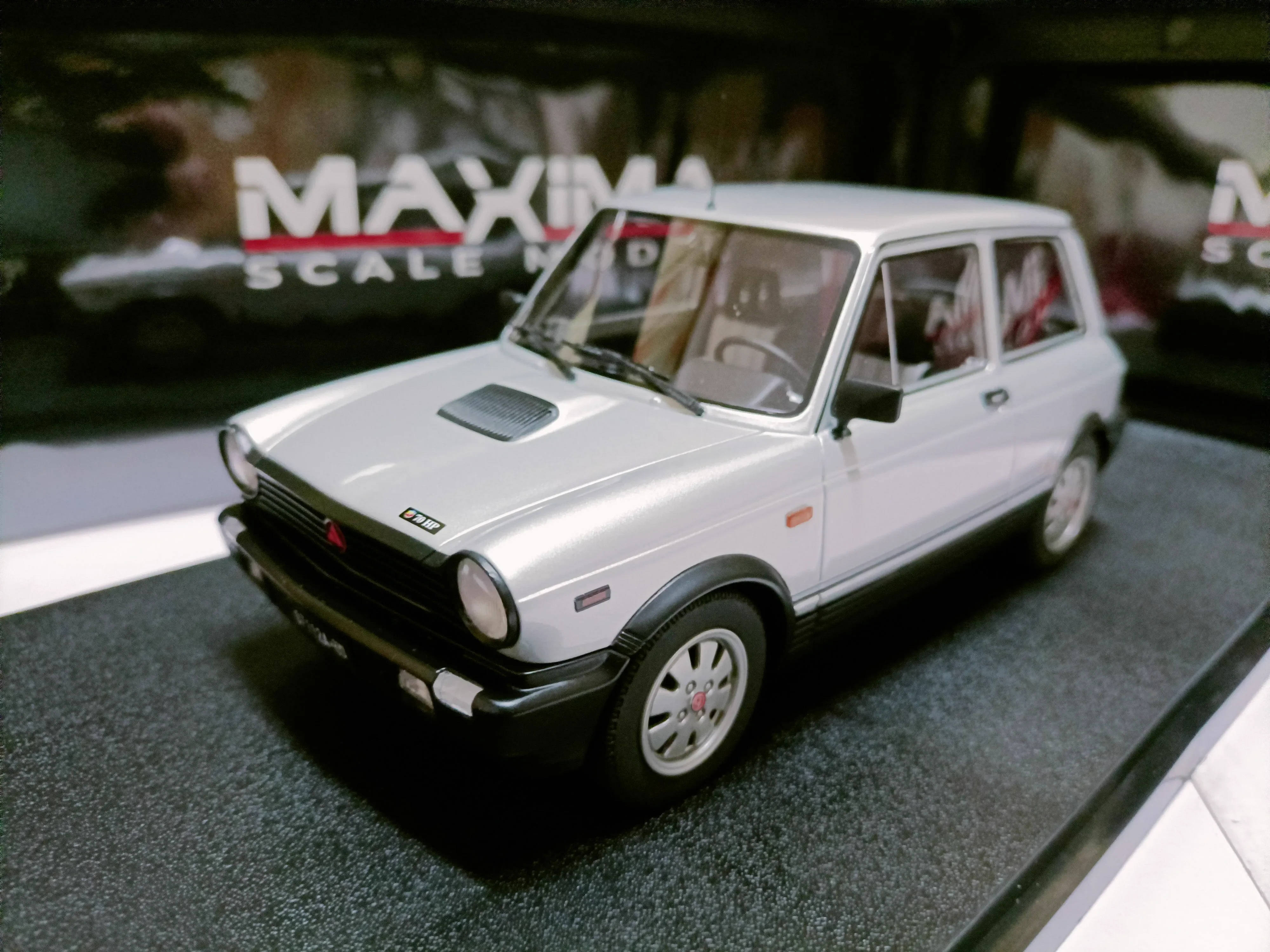 Фото MAXIMA 1:18 Autobianchi A112 1984 г., имитация ограниченной серии, полимерная металлическая статическая модель автомобиля, игрушка в подарок №1