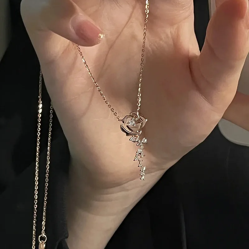 

Love Rose Flower Pendant Necklace Ladies Rose with Zircon clavicle chain Necklace Lucky Couple Love Pendant Jewelry Gift