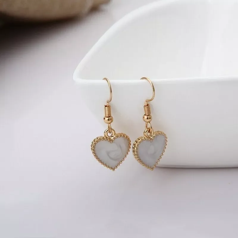 

Exquisite White Enamel Heart Drop Earrings for Women Boucle d'oreille Simple LOVE Heart Dangle Earring Jewelry Girl Gift Bij