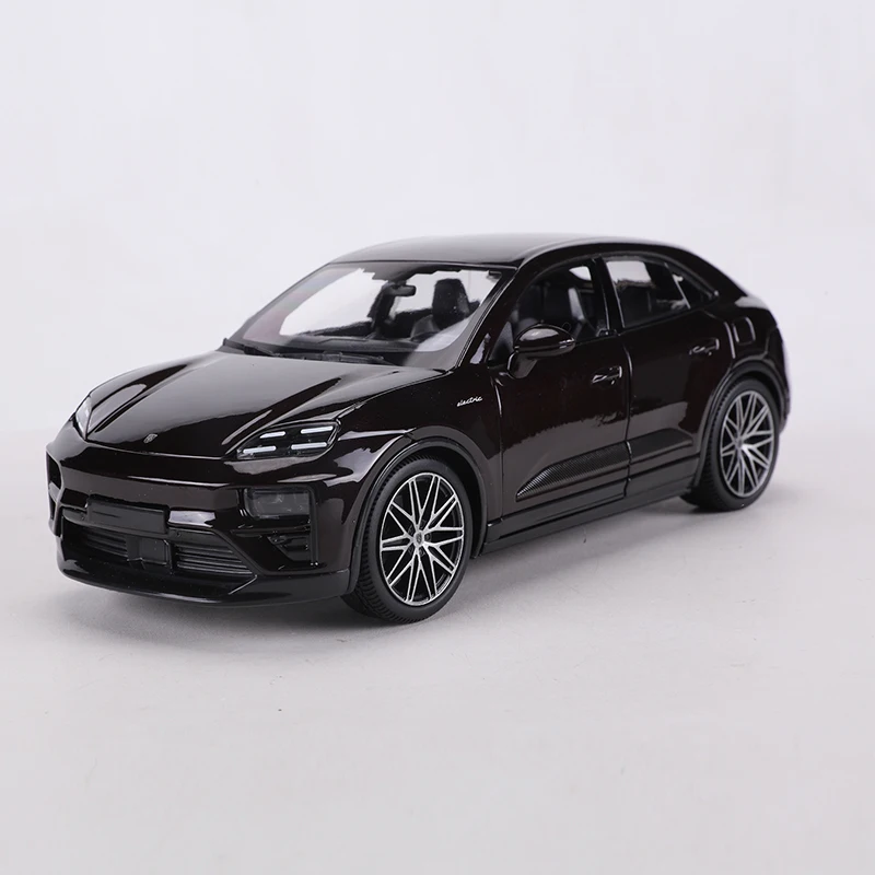 Фото Модель автомобиля из электрического сплава Burago 1:24 Porsche Macan Turbo №1
