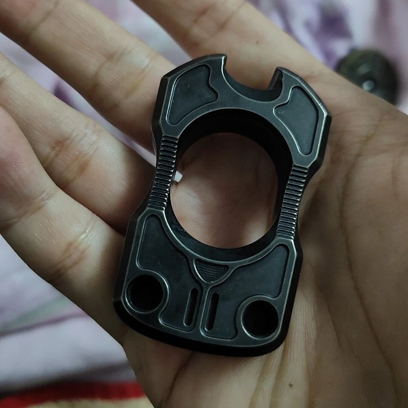 

Second-Hand out-of-Print Titanium Alloy Brass Knuckle Titanium Alloy Black Plating