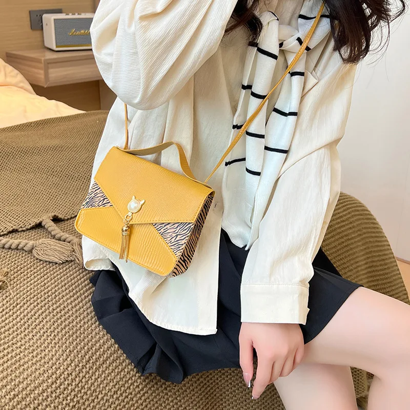 

Cat Head Stitching Tassel Small Square Bag 2022 New Summer Ladies Niche One-shoulder Messenger Bag Leopard Print Tote