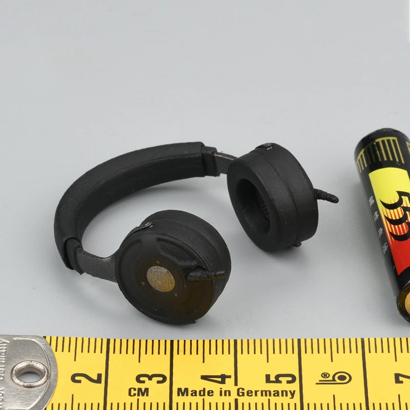 

1/6 Scale Science And Technology Fashion Trend Headphone Simulation Model Movable Doll Accessories Collection Display