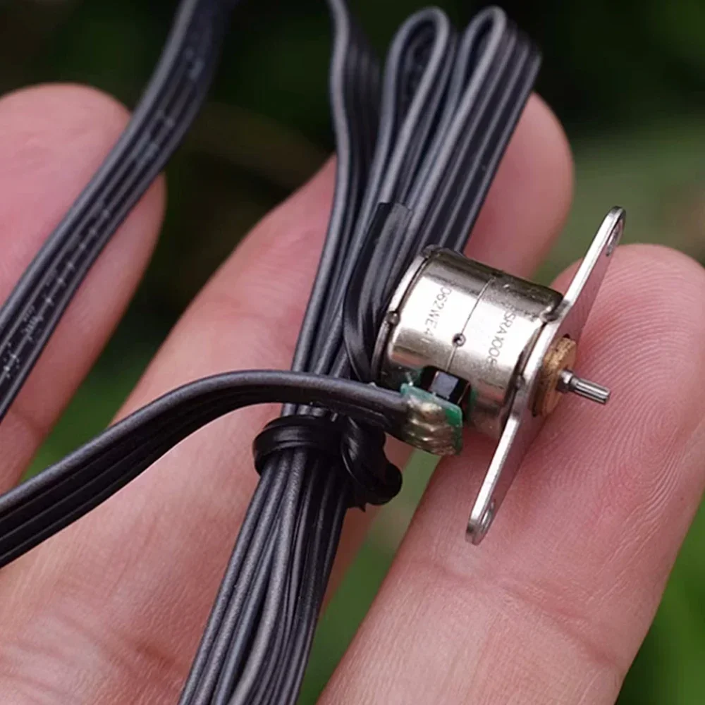 Микро 10-миллиметровый шаговый двигатель 2-фазный 4-проводной маленький проводной