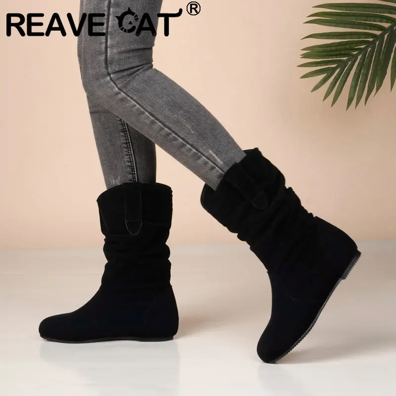 Фото Женские Плиссированные ботинки REAVE CAT, дизайнерские Полуботинки на танкетке с круглым носком, повседневные полуботинки для отдыха размером 45, 46, 47, 48 №1