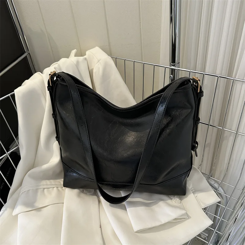 

Capacity Bag Women's 2023 New Autumn Fashion Trend Shoulder Bag Casual Student Class Commuter Tote Bag Crossbody Bags for Women