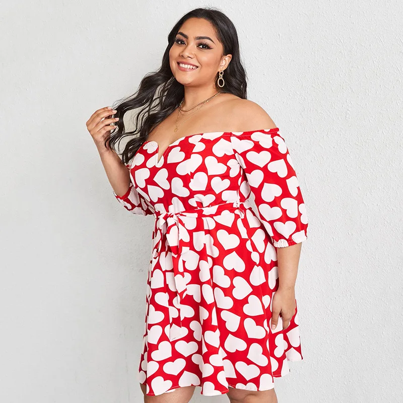 Рисунок 4 - Красное женское платье с принтом в виде сердца