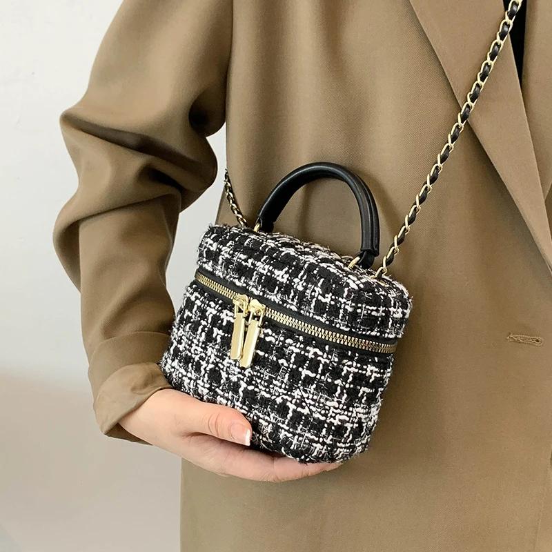 2023 Hot Sale Unique Design Women's Bag Infinite Charm Popular Versatile Crossbody Bags Zipper Flap Portable Small Square Bag