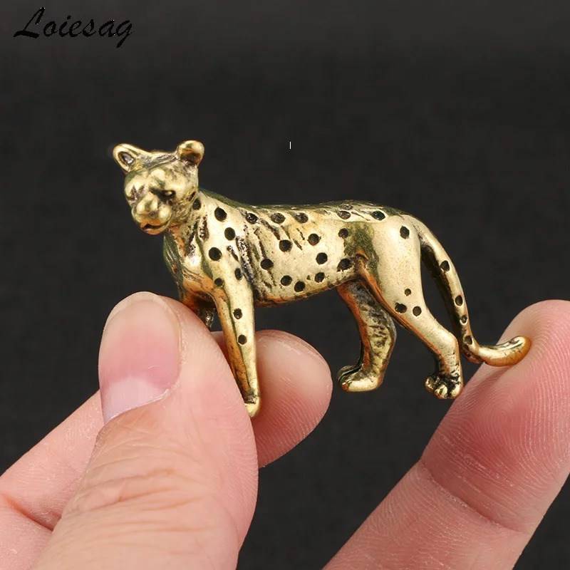 

Новинка 2023, латунные украшения в виде гепарда, украшения для чая и домашних животных, античный медный резной ручной артефакт