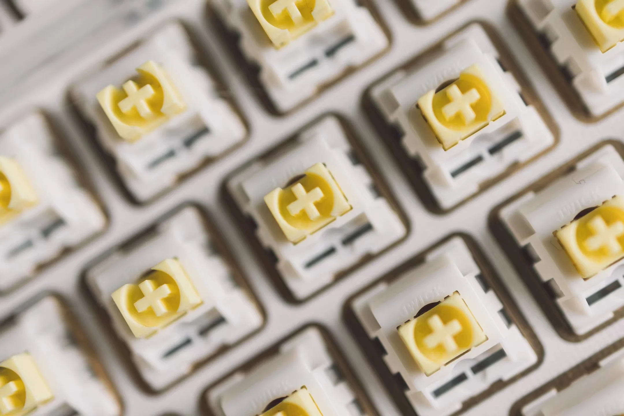 

JWK custom Ginger Milk linear switch 63.5g spring super smooth mechanical keyboard switch