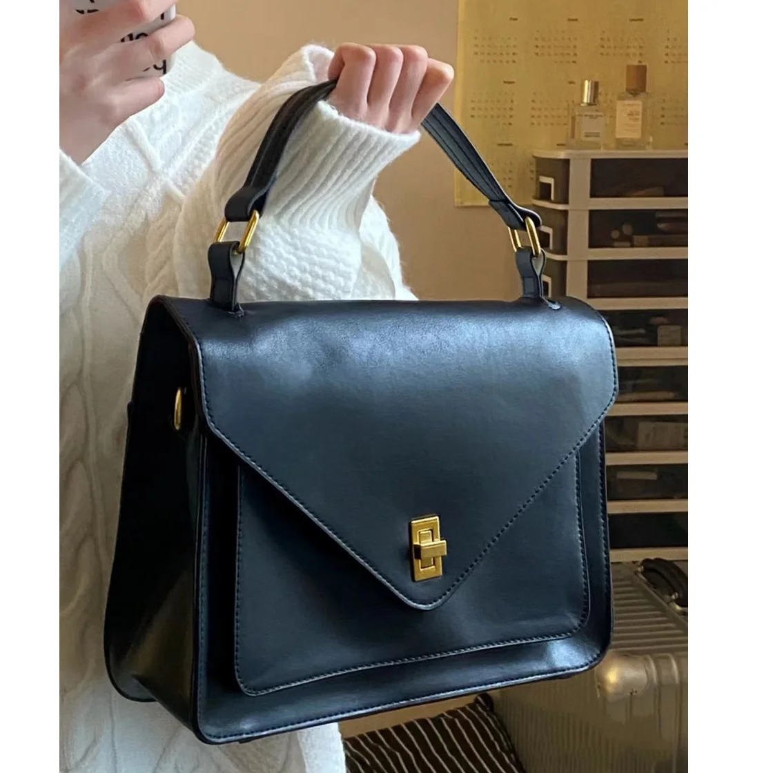 

Preppy Style Women Shoulder School Bags PU Leather Large Briefcase vintage Lock catch big Totes Handbag For Girls messenger bags