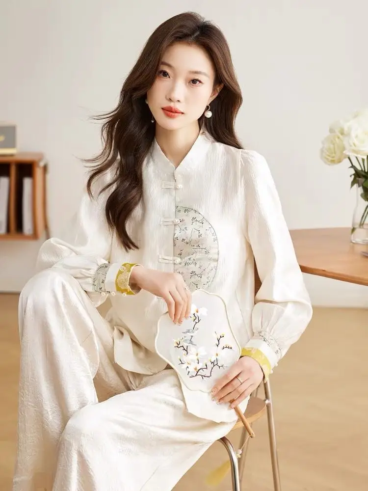 Женская рубашка в китайском стиле с вышивкой