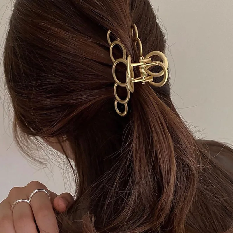

New Retro Meatal Hollow Gold Hair Claws Geometric Claw Bathing Shark Hair Clips Girls Hairpins Women Elegant Hair Accessories