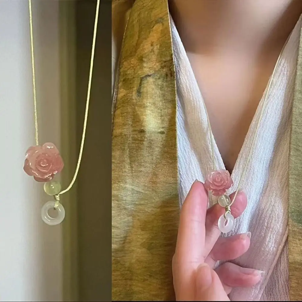 

1 PC Chinese Style Imitation Jade Round Pendant Necklace Elegant Butterfly Flower Niche Design Clavicle Chain Fashion Jewelry