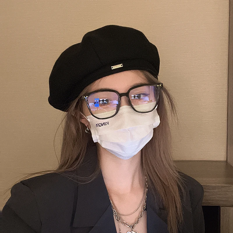 Осенне-зимний берет небольшого размера с небольшой окружностью головы для