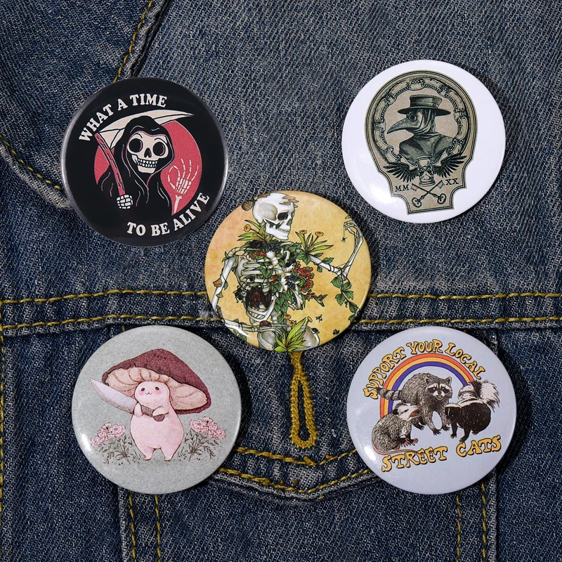 

Creative Tinplate Serial Soft Button Pin Printed Skull Mushroom Animal Brooches Metal Badge Gift for Friend Art