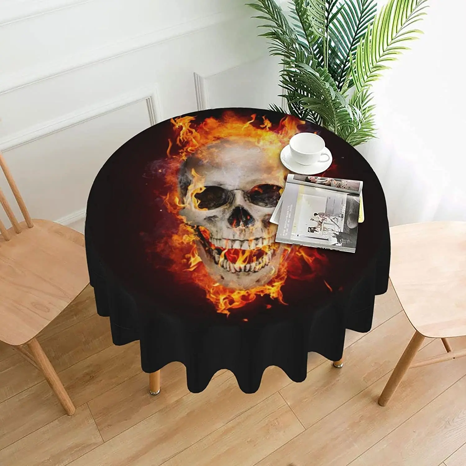 

Стирающаяся круглая скатерть Fire Skull, 60 дюймов