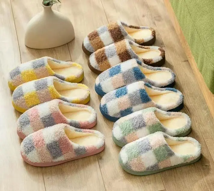 

Шлепанцы мягкие со стразами для мужчин и женщин, теплые домашние тапочки, меховые комнатные тапочки, плоская подошва