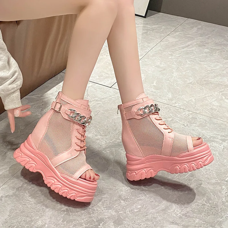 

Pink Mesh Chunky Platform Sandals Women Fashion Metal Chains Wedge Heel Sandles Woman Summer Back Zipper Peep Toe High Top Shoes